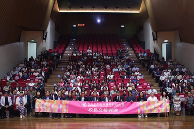 校長交接典禮｜貴賓合影｜全體貴賓大合照及康乃馨大使與師長合影